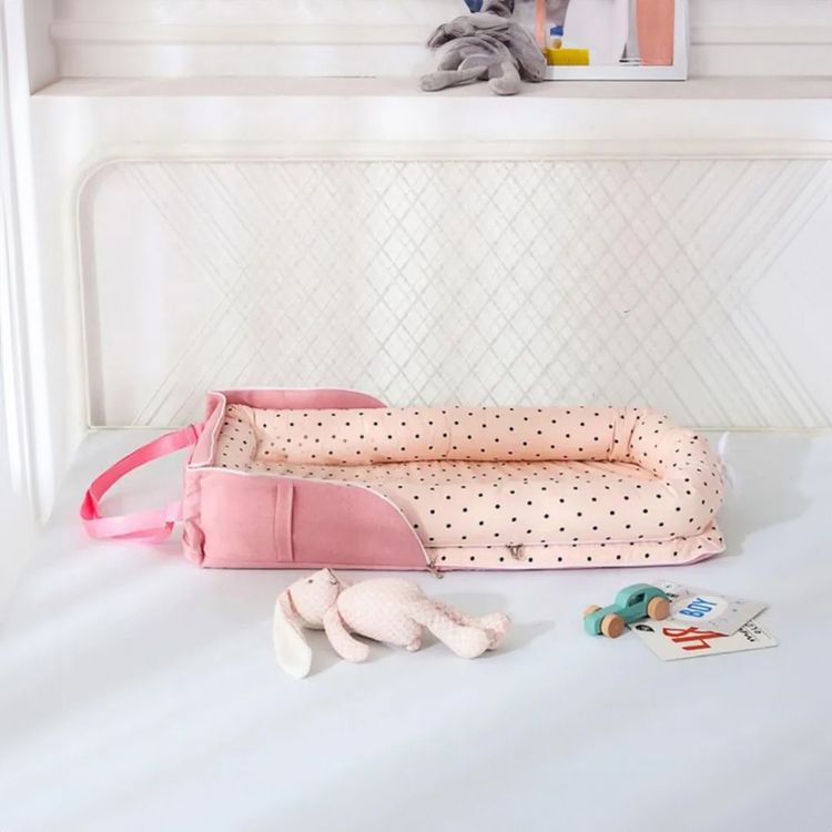 سرير أطفال قابل للطي مثالي للنوم والسفر  مريح وآمن للأطفال